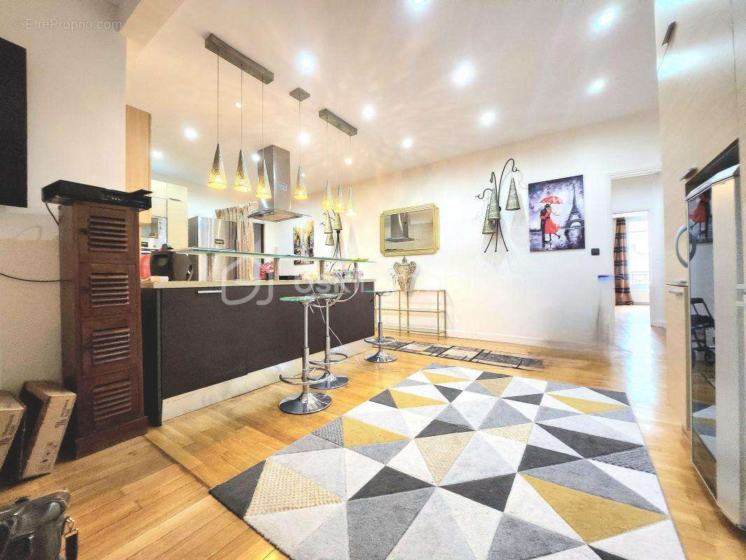 Appartement à NEUILLY-SUR-SEINE