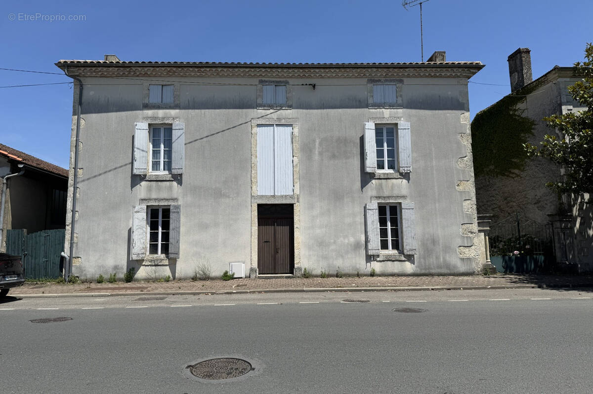 Maison à CASTELJALOUX