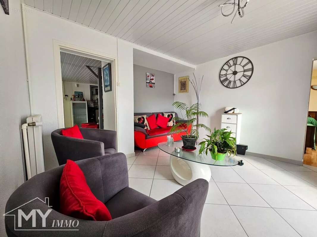 Maison à LA ROQUILLE