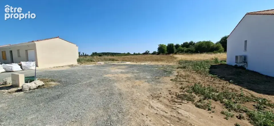 Terrain à LE GUA