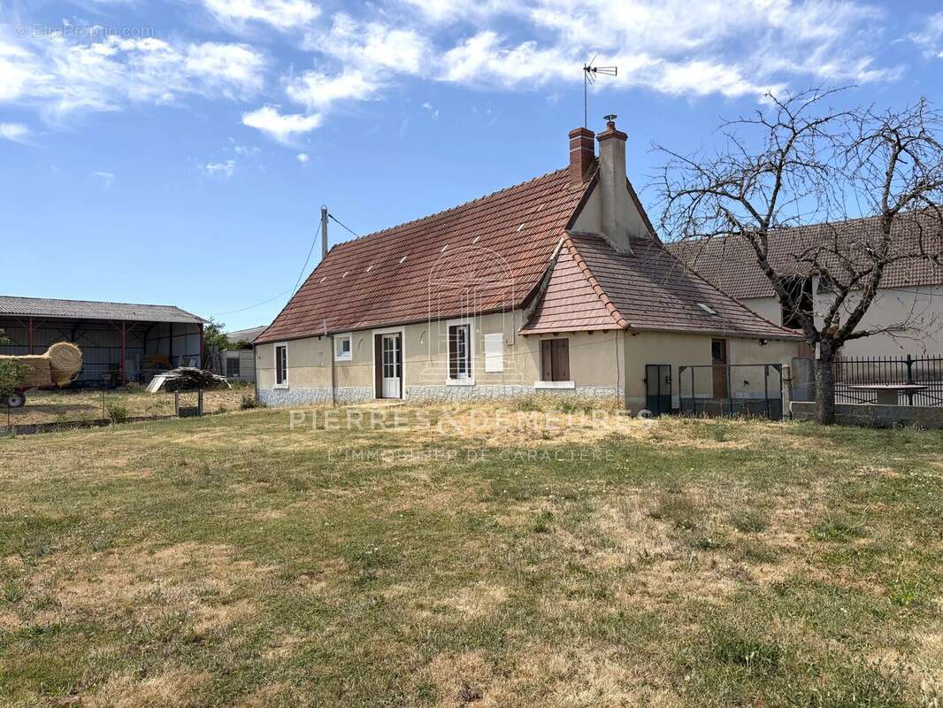 Fermette et ses 1400 m² de dépendances sur 5 hectares - photo 2