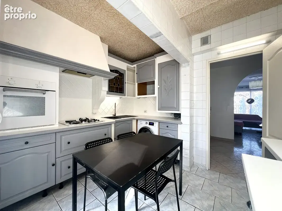13013 MARSEILLE - Les Olives. Rés 'Le Grand Verger' - Appartement 5/6 pièces 105m2, balcon, cave et garage. - photo 6