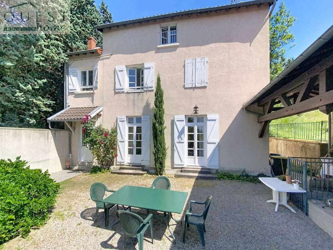Maison à CHARBONNIERES-LES-BAINS