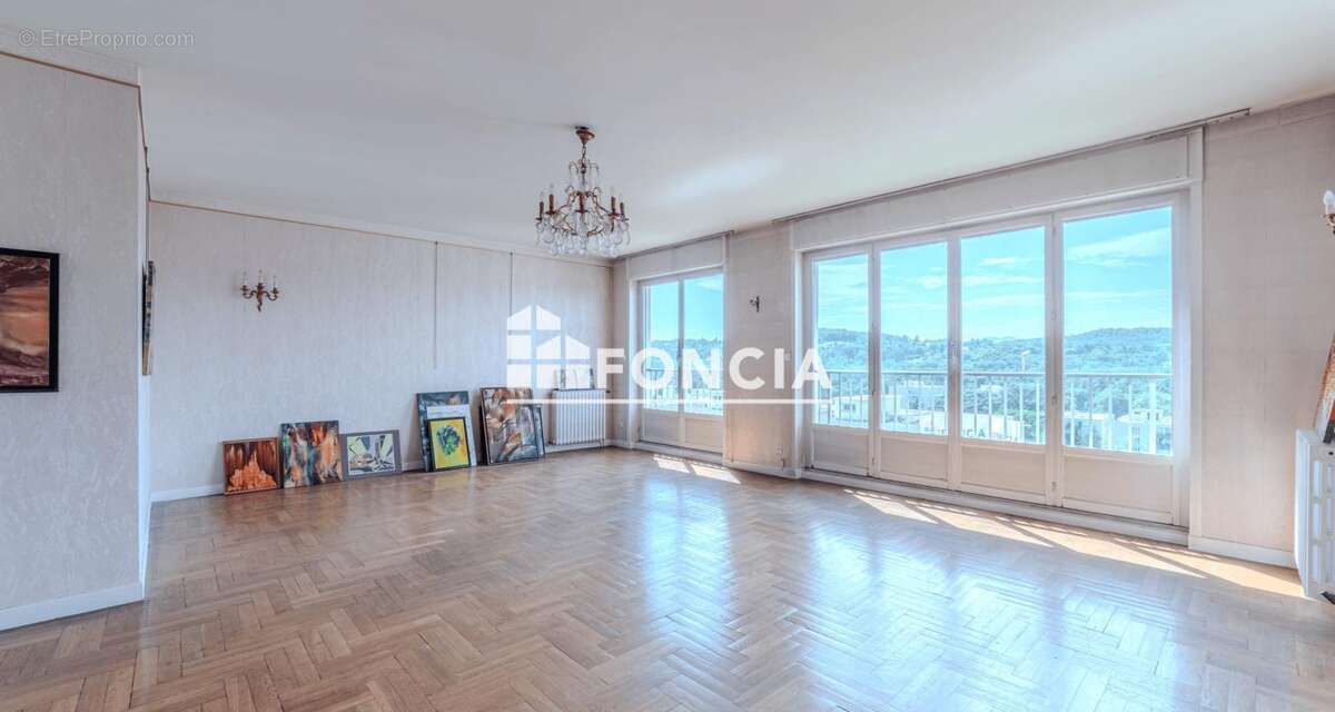 Appartement à SAINTE-FOY-LES-LYON