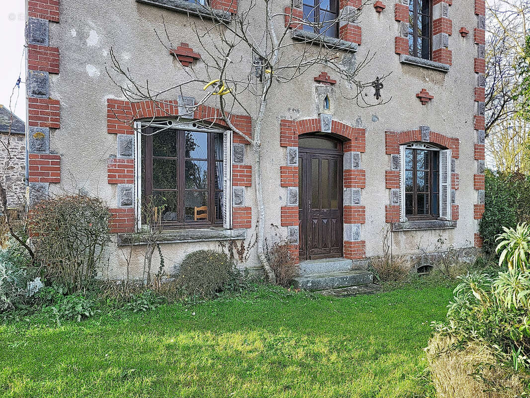 Maison à MONTMARTIN-SUR-MER