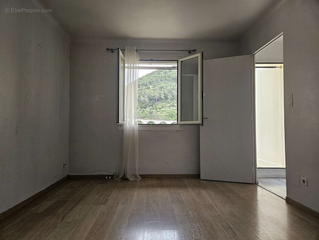 Appartement à L'ESCARENE