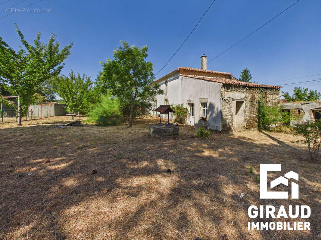 Maison 185 m² à Vouvant  - photo 2
