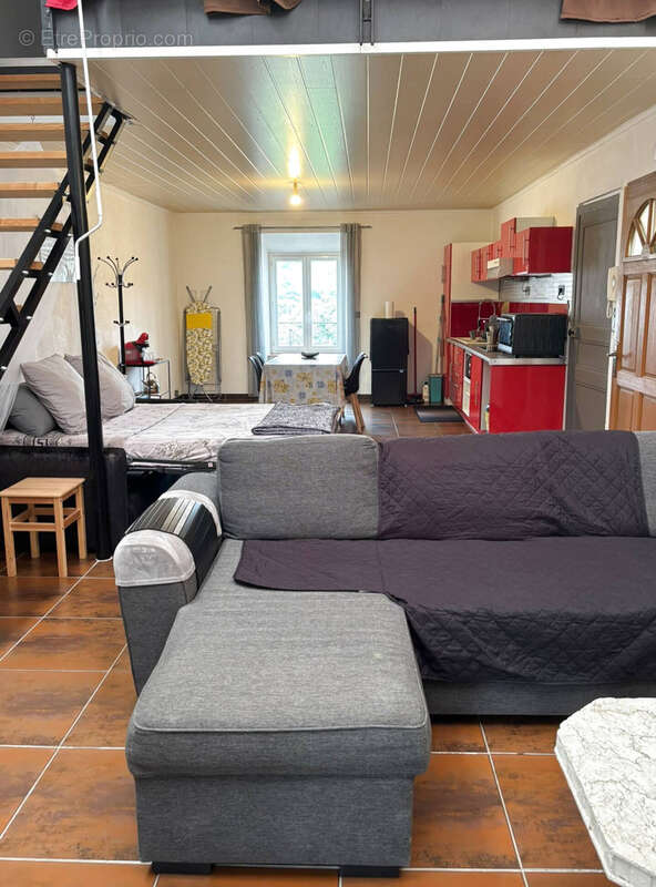 Alès immeuble de rapport 4 logements 2 locaux commerciaux fort potentiel d'investissement - photo 9