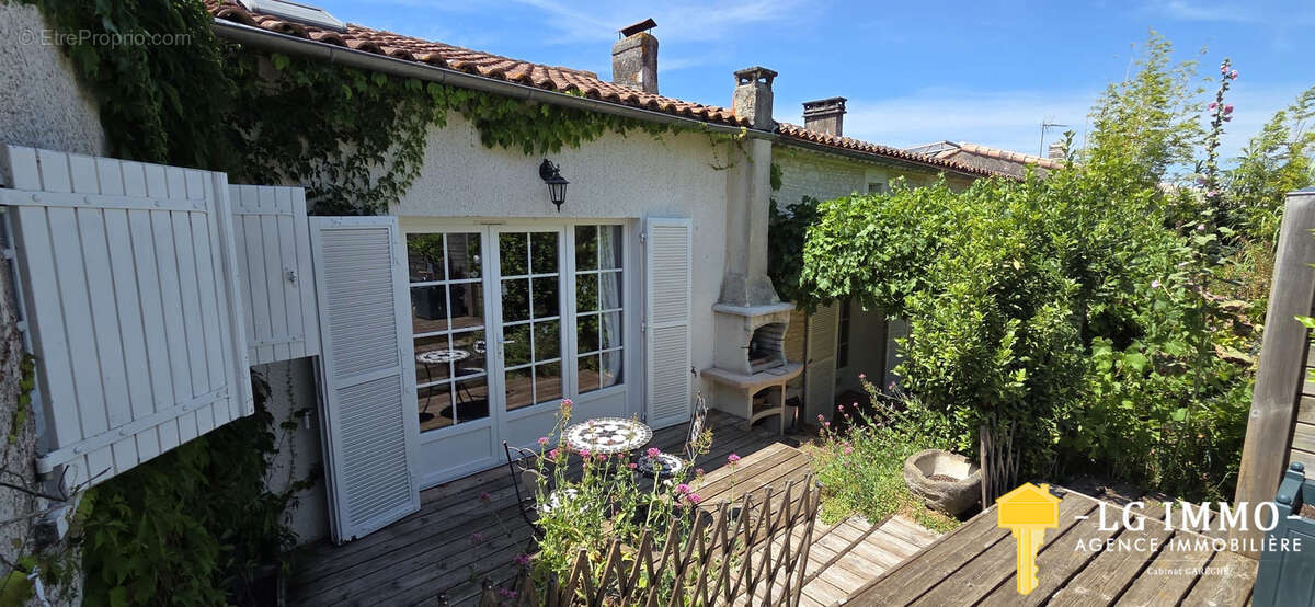 Maison charentaise 3 chambres avec garage et jardin - photo 20