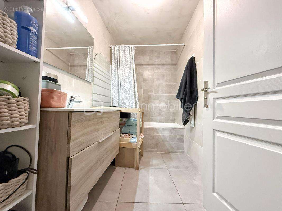 Lespignan – maison de village 89 m² – 4 pièces – terrasse couverte – garage 40 m² - photo 8