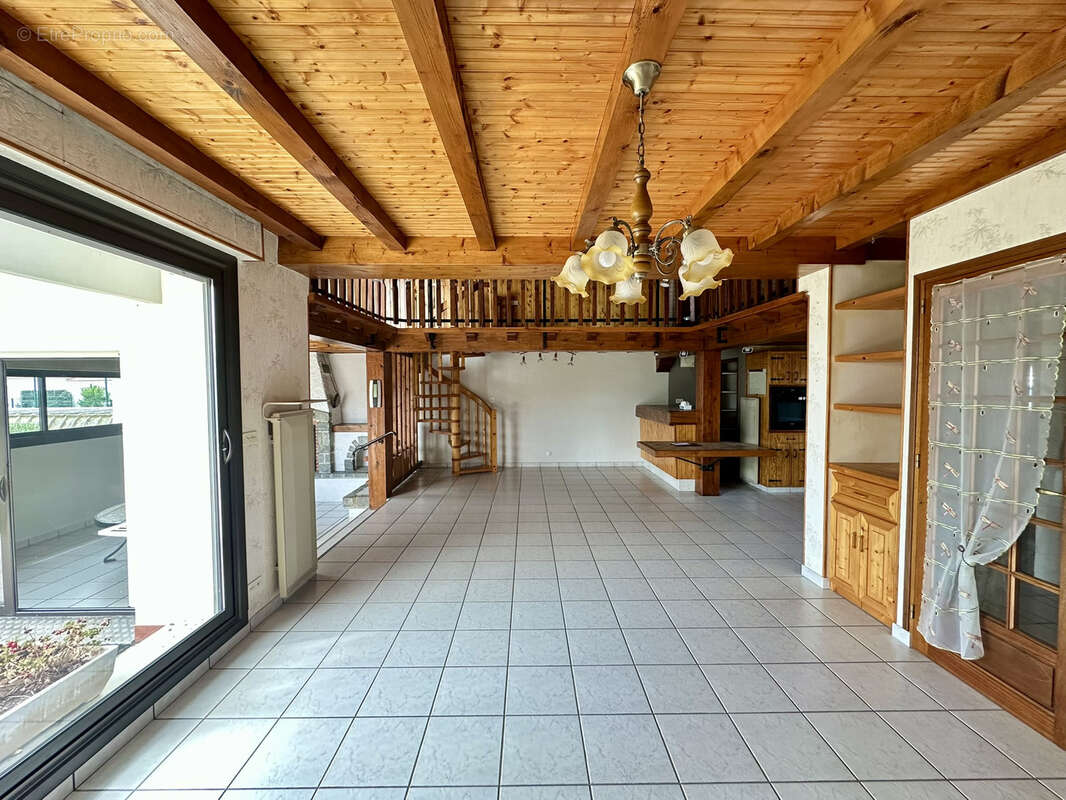 Maison à COMMEQUIERS