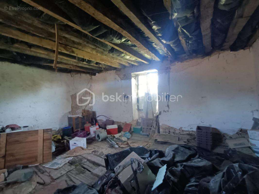 Maison à SAINT-JULIEN-DE-LAMPON