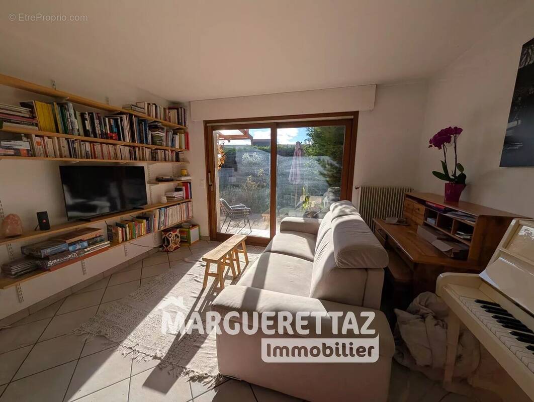 Appartement à REIGNIER