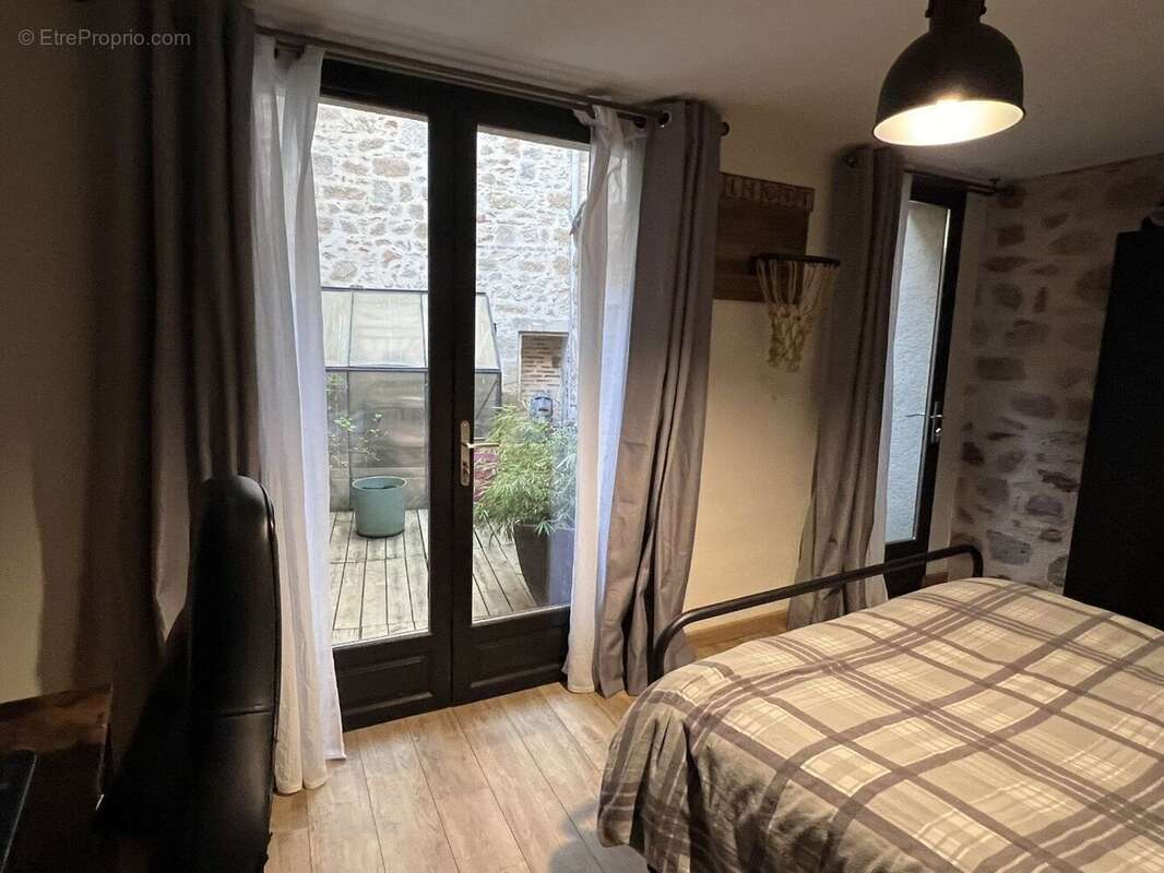 Opportunité dans Centre Historique Maison avec terrasse ... - photo 7