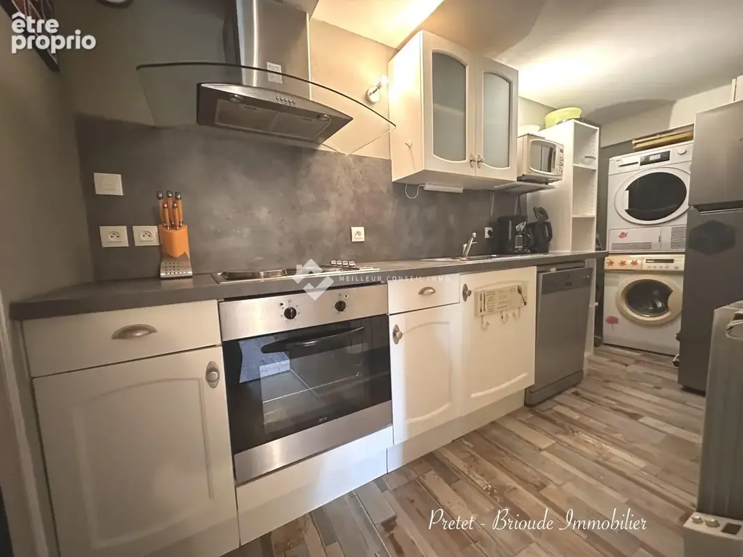 Appartement 3 pièces 53 m² à vendre à Laveissiere (15300) - photo 2