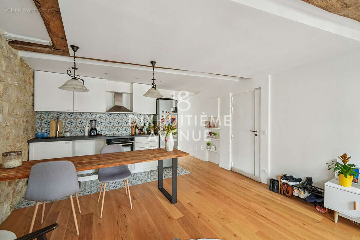 Appartement à PARIS-18E
