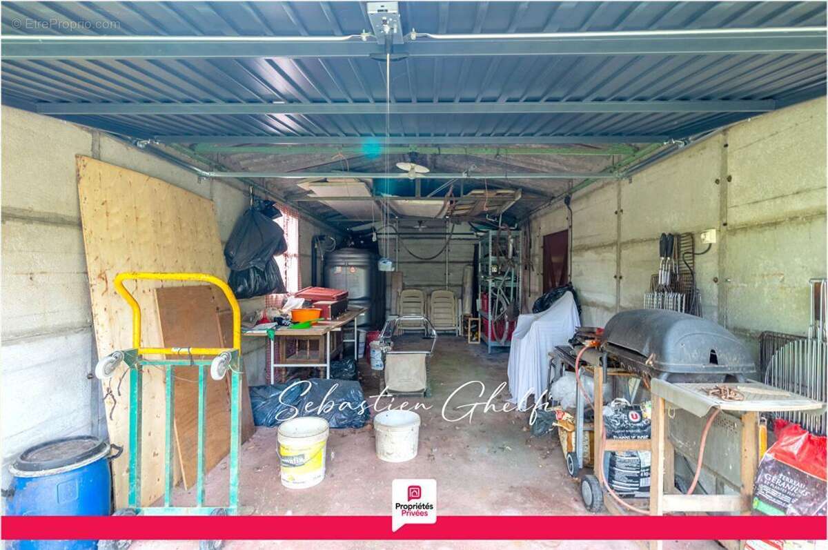 maison avec dépendances et hangar sur parcelle de plus de 3000m² - photo 6
