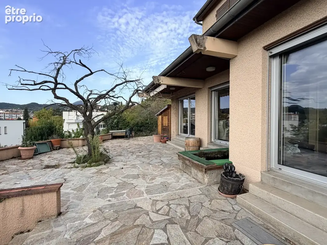 La GLACIERE maison 240 m2 habitables et 57 m2 d'annexes, jardin arboré, terrasse, terrain de 1359 m2. 570000€ - photo 10