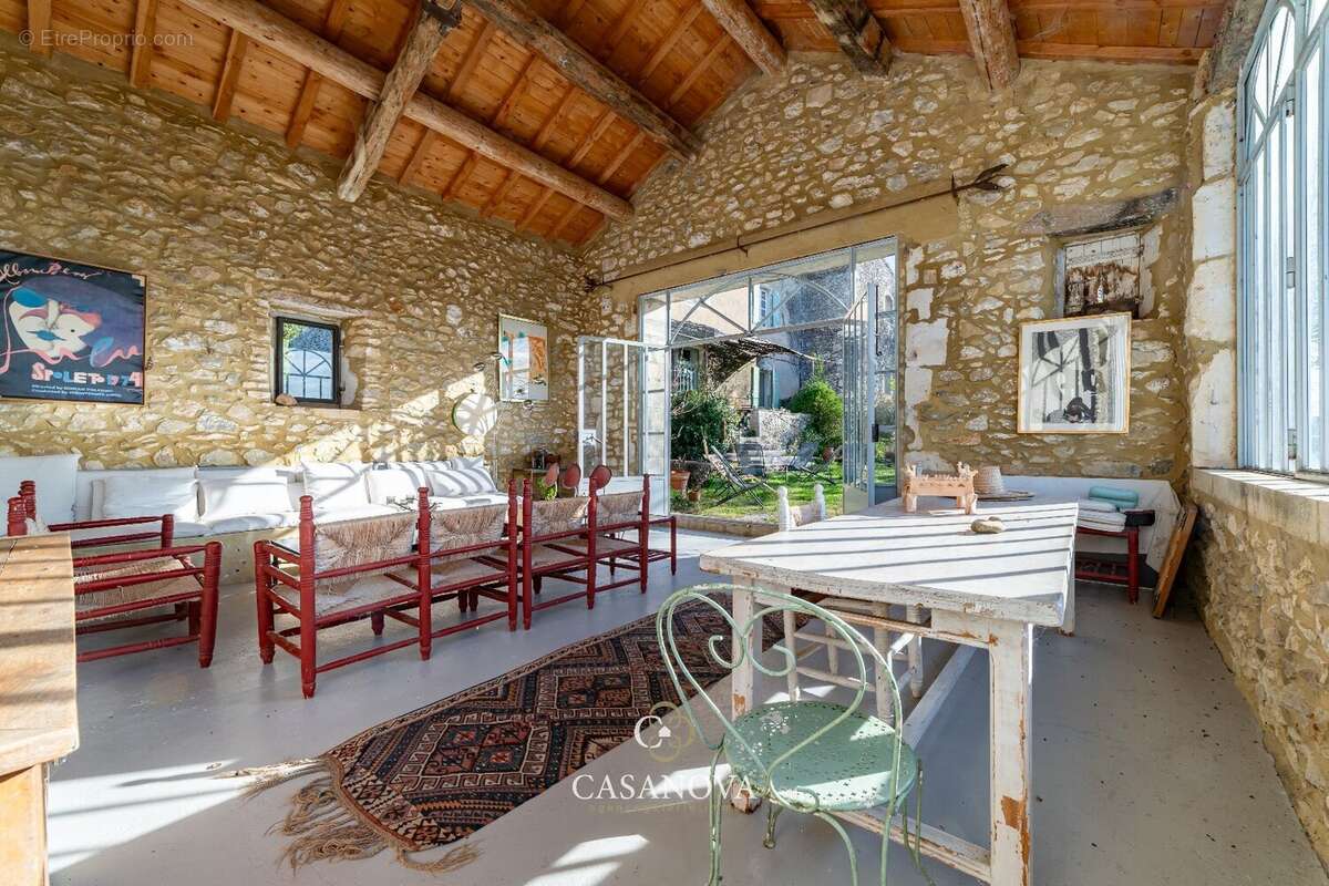Maison à LUSSAN