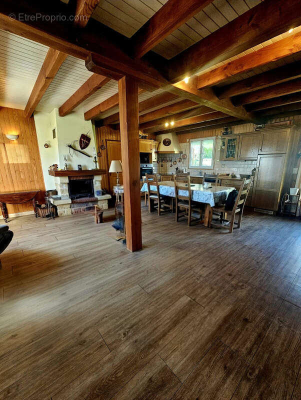 Maison à SAINT-SOZY