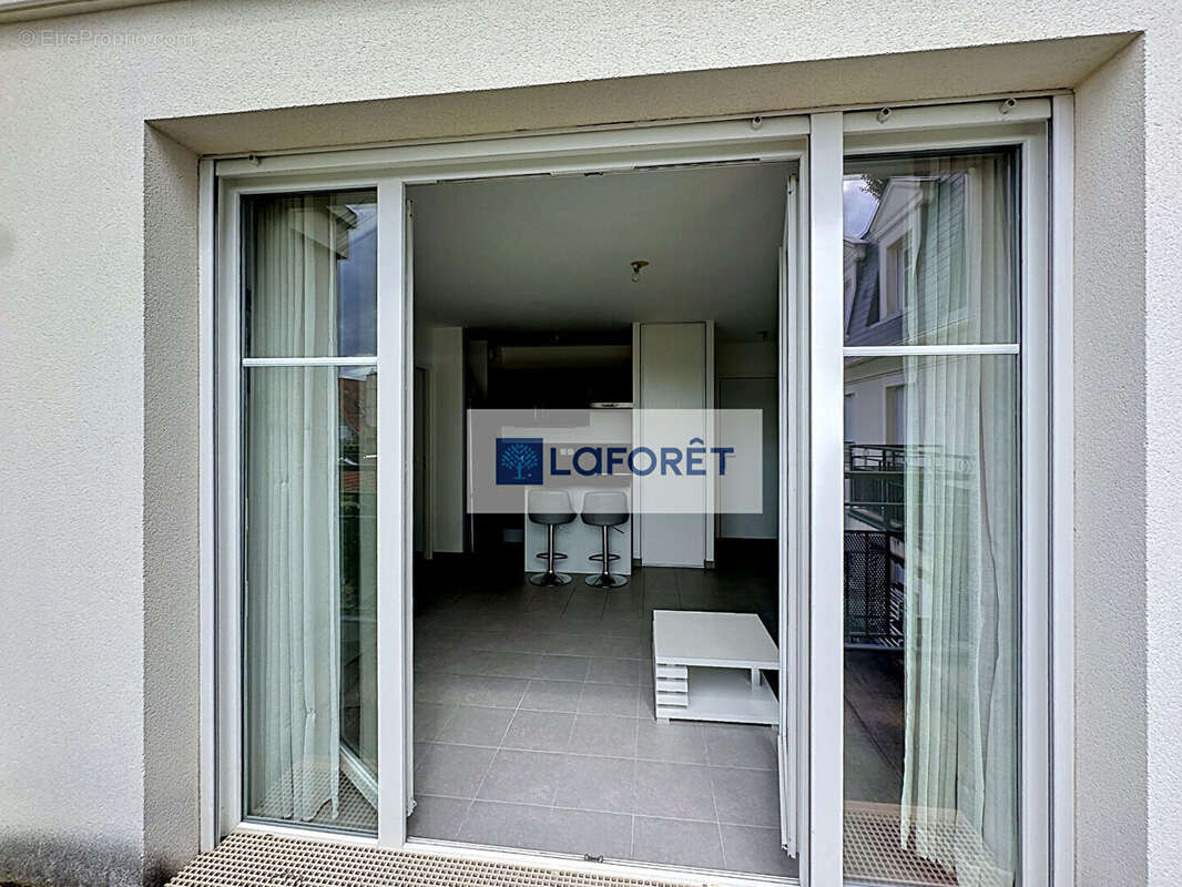 Appartement à SARTROUVILLE