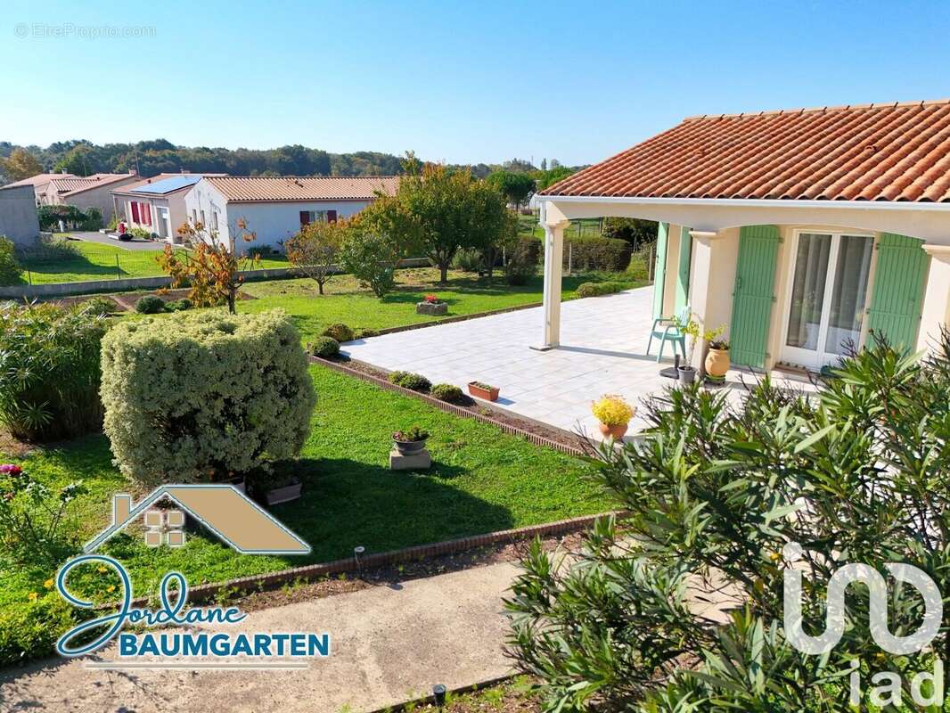 Photo 2 - Maison à SAINT-JUST-LUZAC