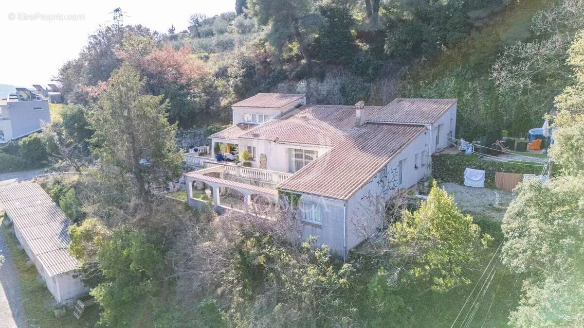 Maison à SAINT-LAURENT-DU-VAR