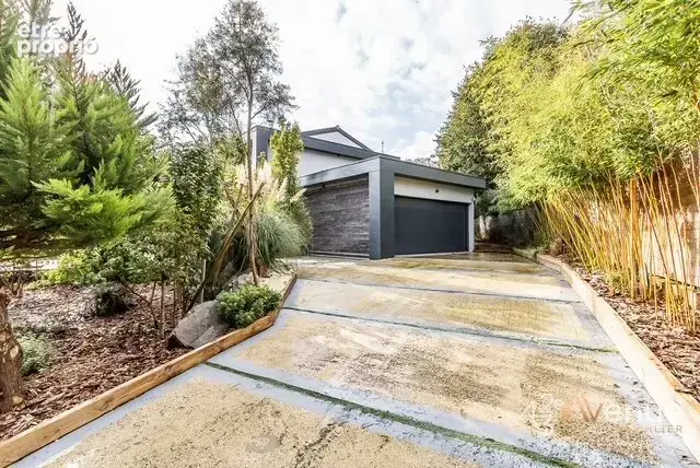 Maison 8 pièces 250 m² à vendre à Sainte-Colombe (69560) - photo 3