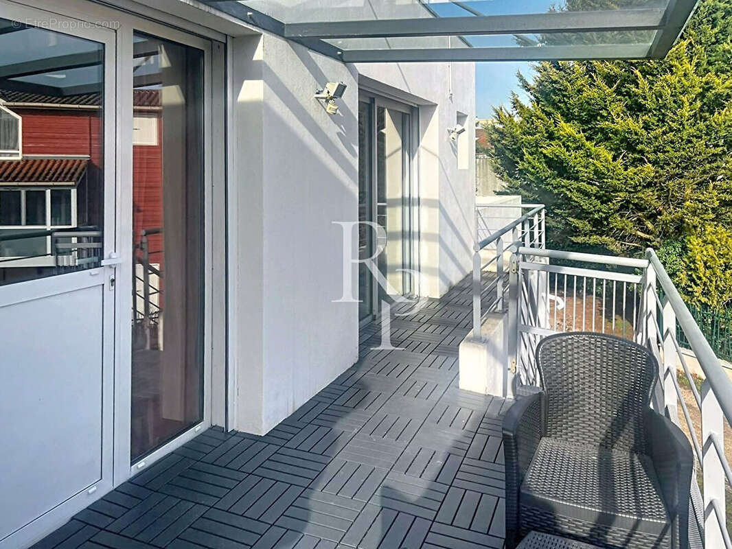 Appartement à CRAPONNE