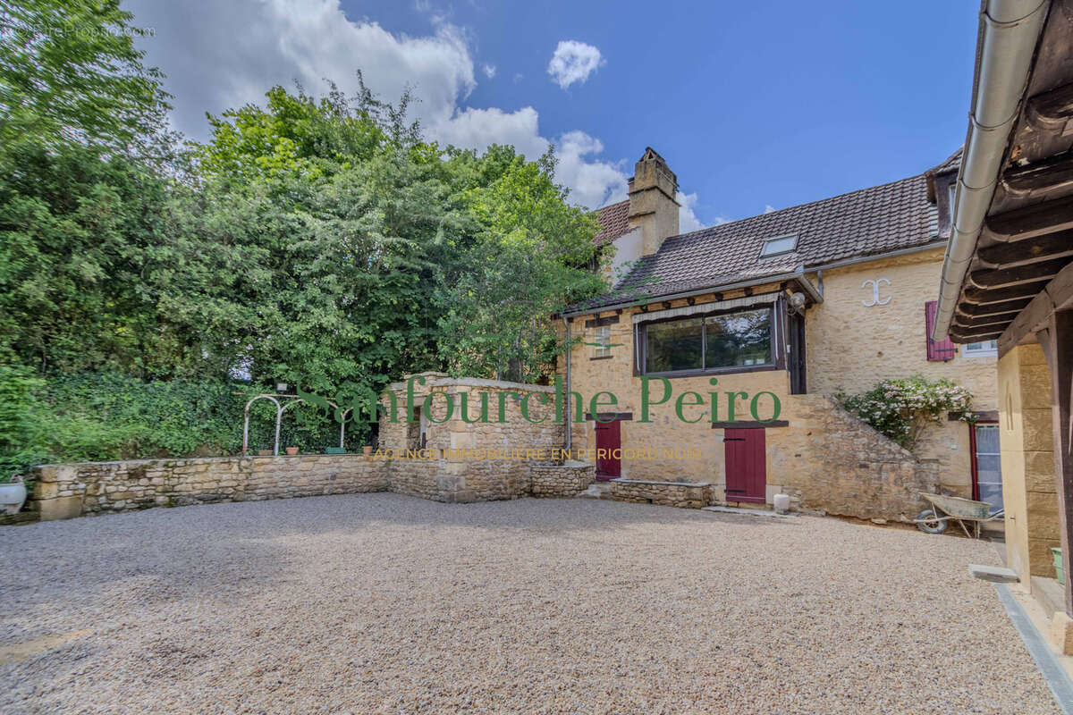Maison à SAINT-CIRQ-MADELON
