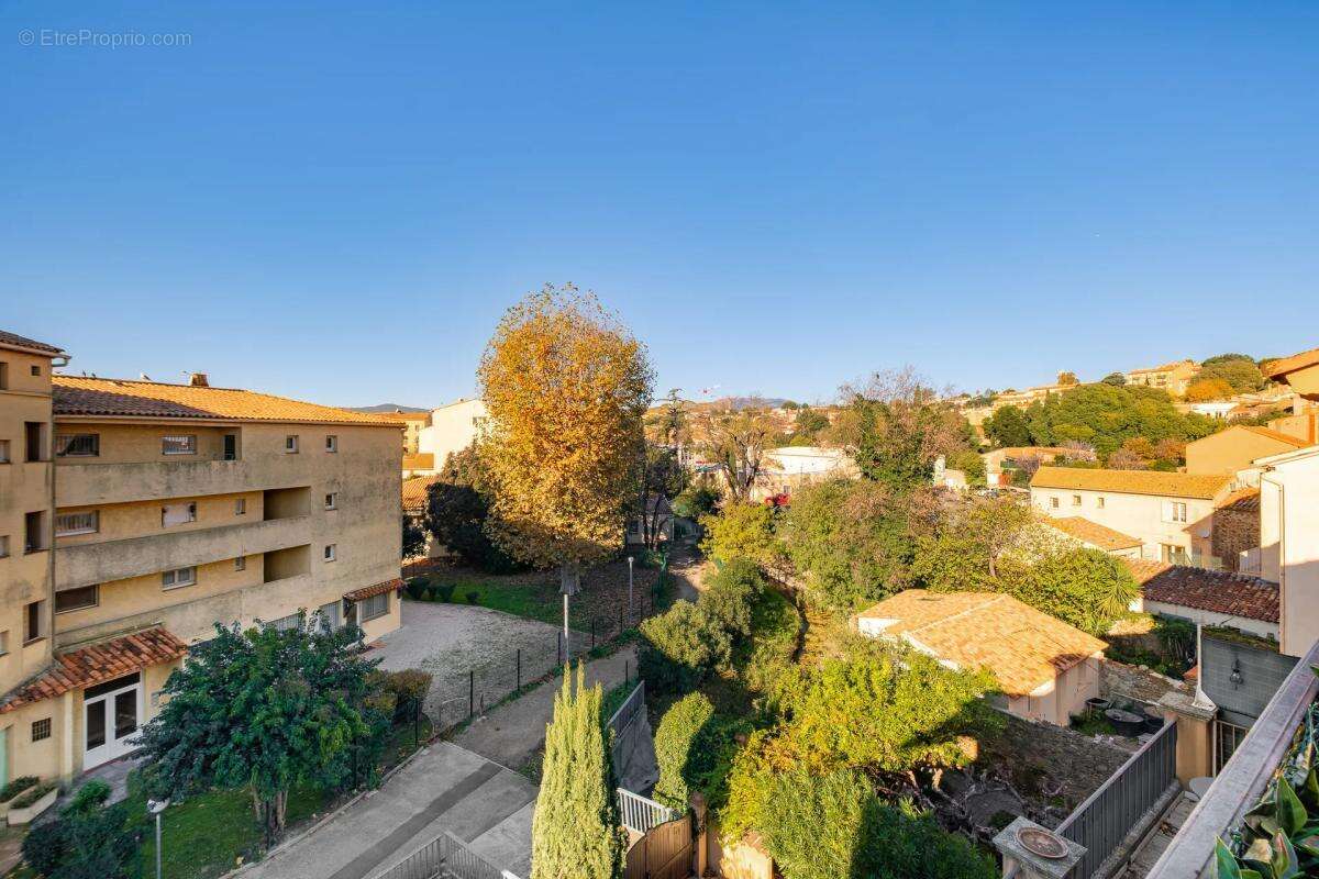 Appartement à COGOLIN