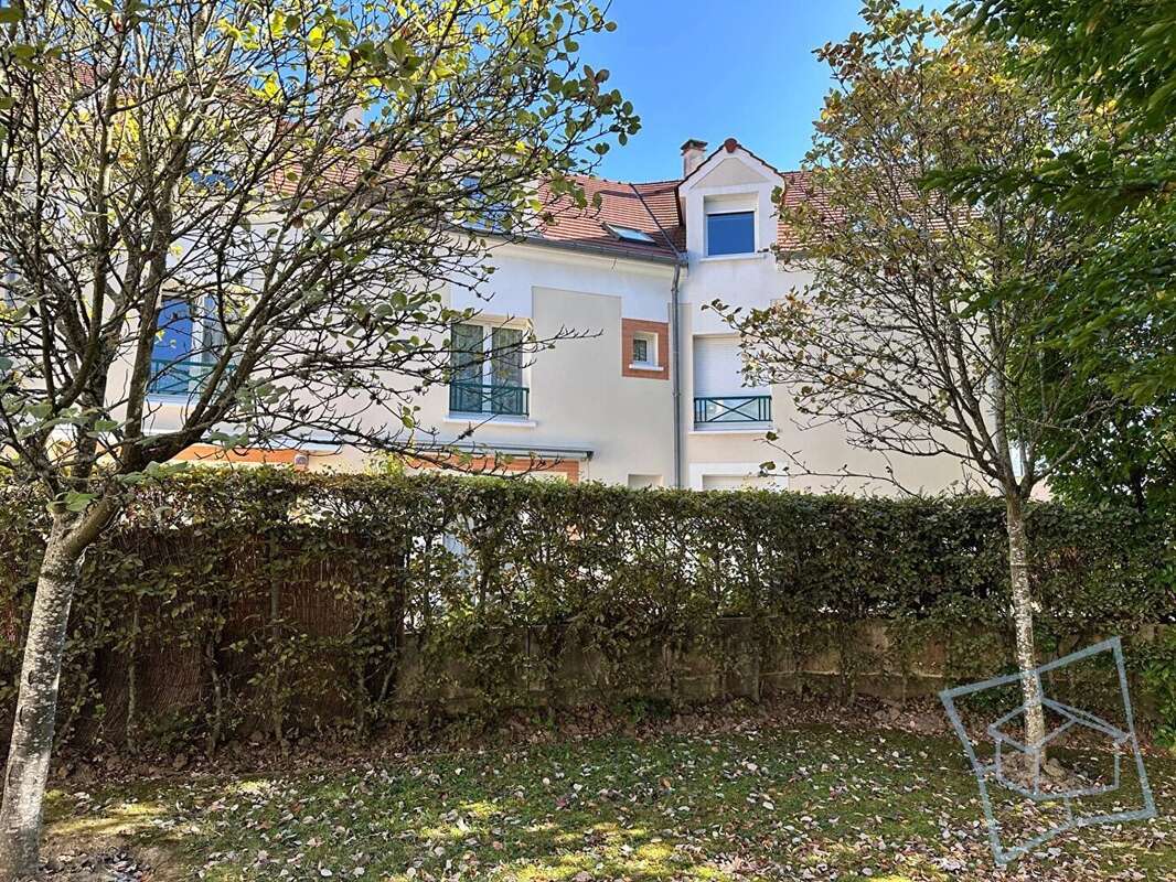 Maison à VOISINS-LE-BRETONNEUX