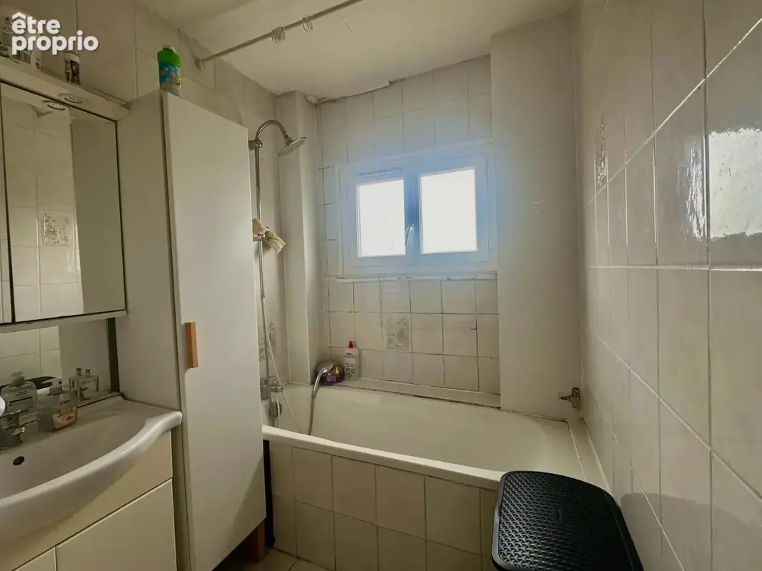 Appartement F5 lumineux avec balcon  Résidence sécurisée à Drancy - photo 7