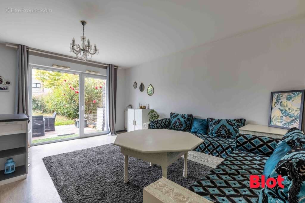 Maison à VEZIN-LE-COQUET