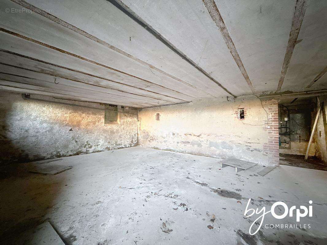 Maison à ARS-LES-FAVETS