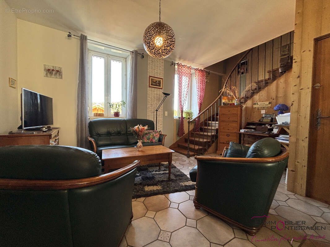 Maison de caractere - 200 m2 - longevilles mont d'or - photo 6