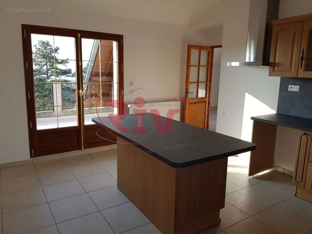 Appartement à SERPAIZE