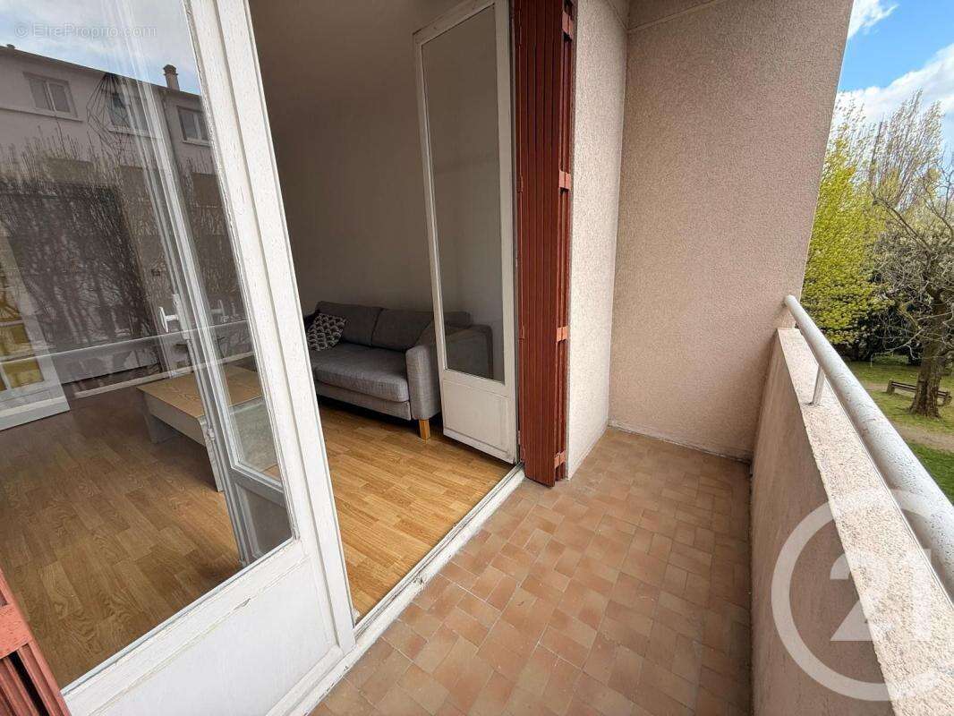 Appartement à FONTENAY-SOUS-BOIS