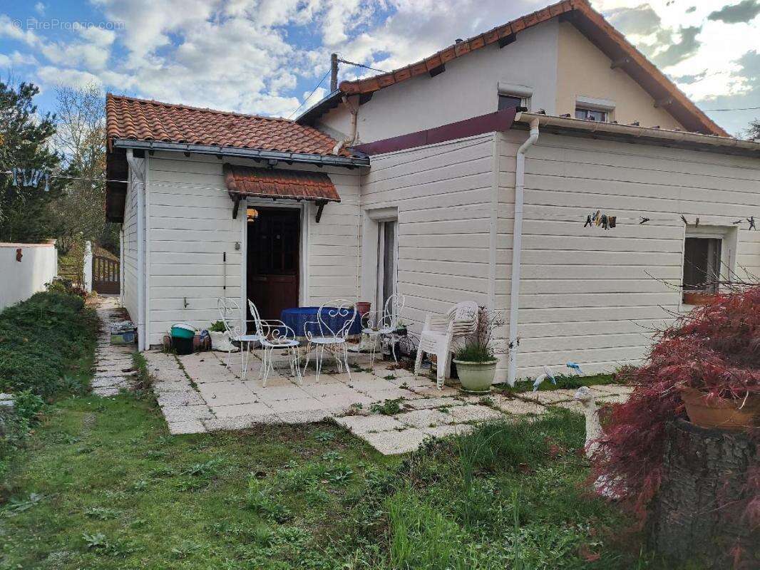 Maison à SAINTE-LUCE-SUR-LOIRE