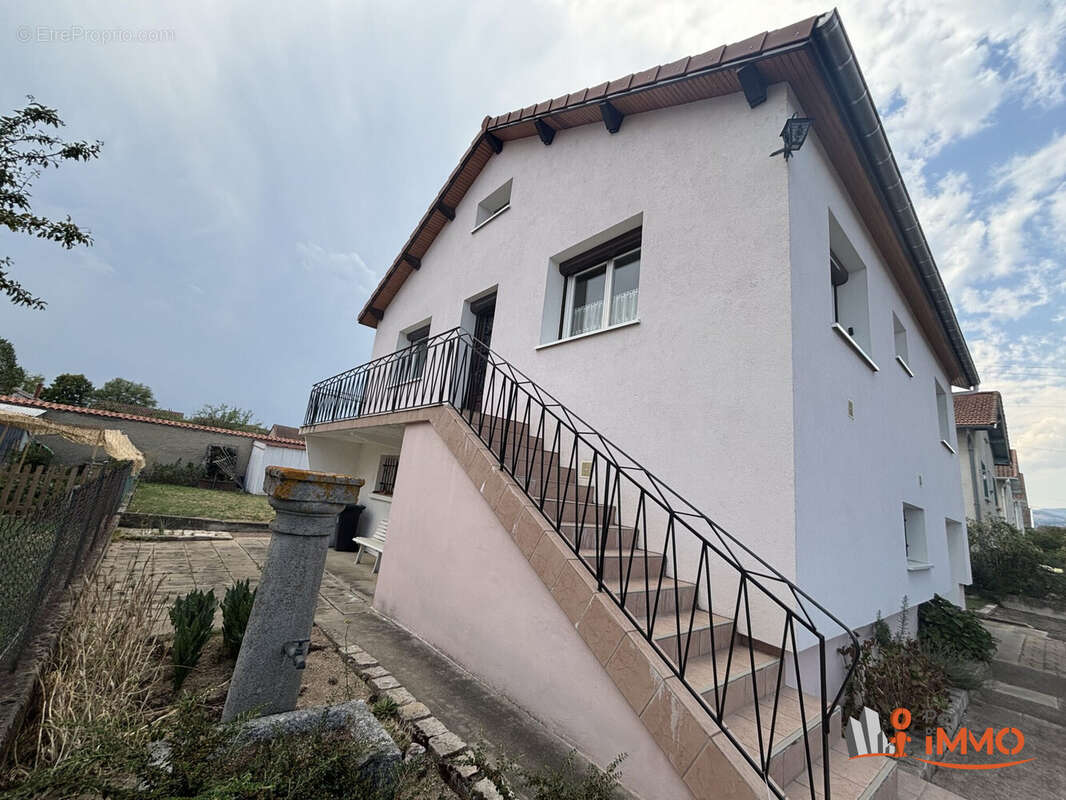 Maison 110 m² à Savigneux  - photo 2