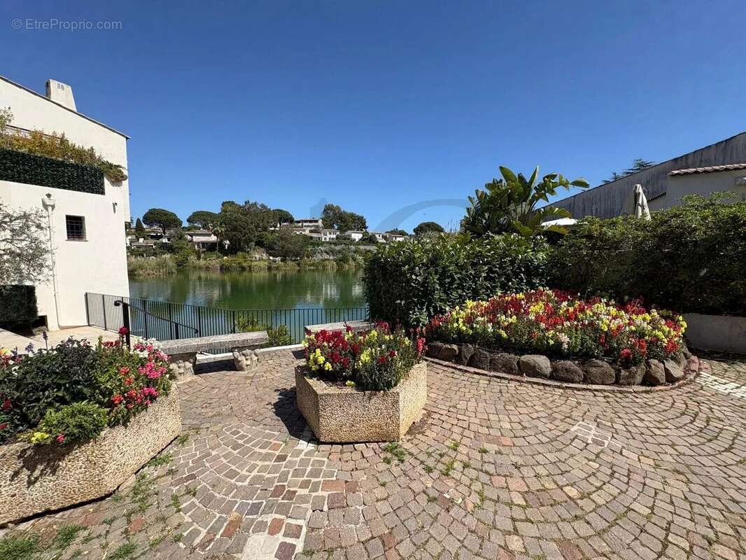 Appartement à VILLENEUVE-LOUBET