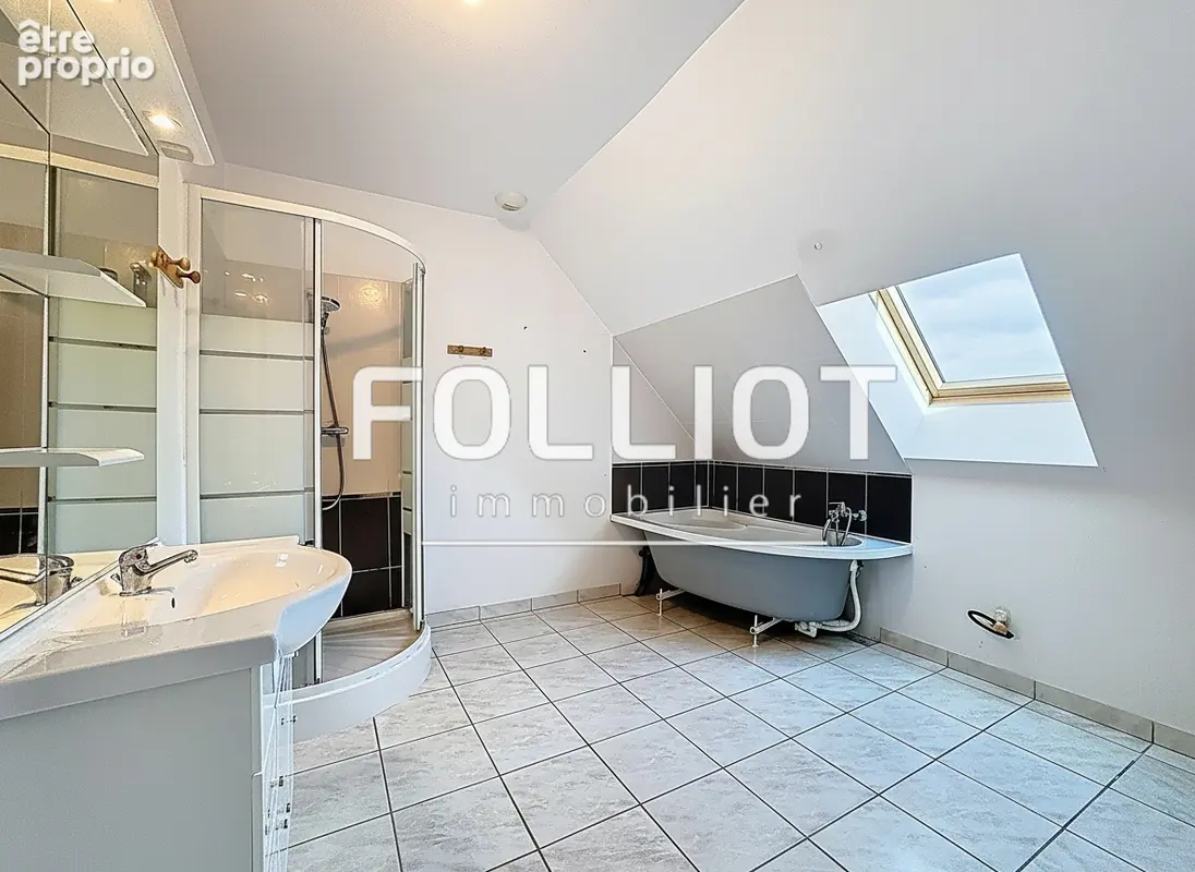 A Vendre - Maison 4/5 chambres avec vie de plain-pied à Saint-Martin-de-Fontenay - photo 9