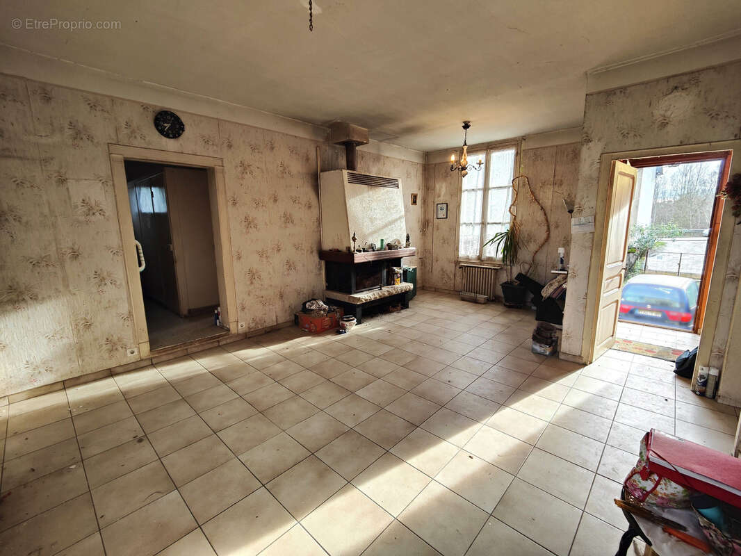 Maison à BRIENON-SUR-ARMANCON