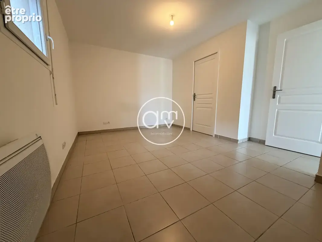 Appartement T2 avec vue - rez de jardin - parking - photo 9