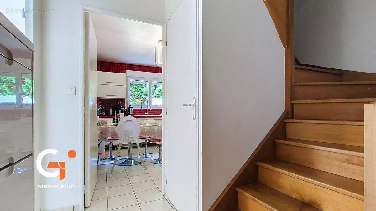 Maison à SAINT-ETIENNE-DU-ROUVRAY