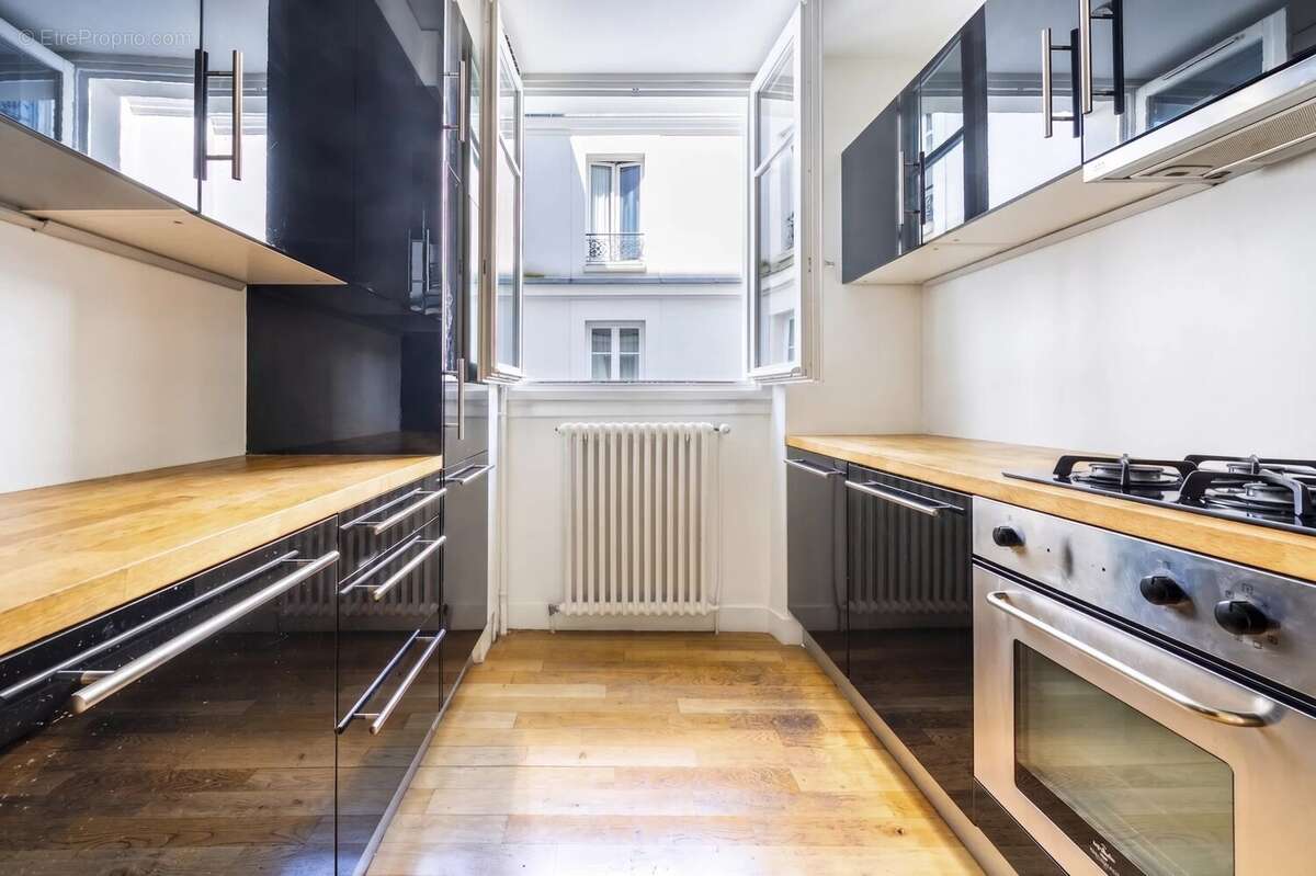 Appartement à PARIS-3E