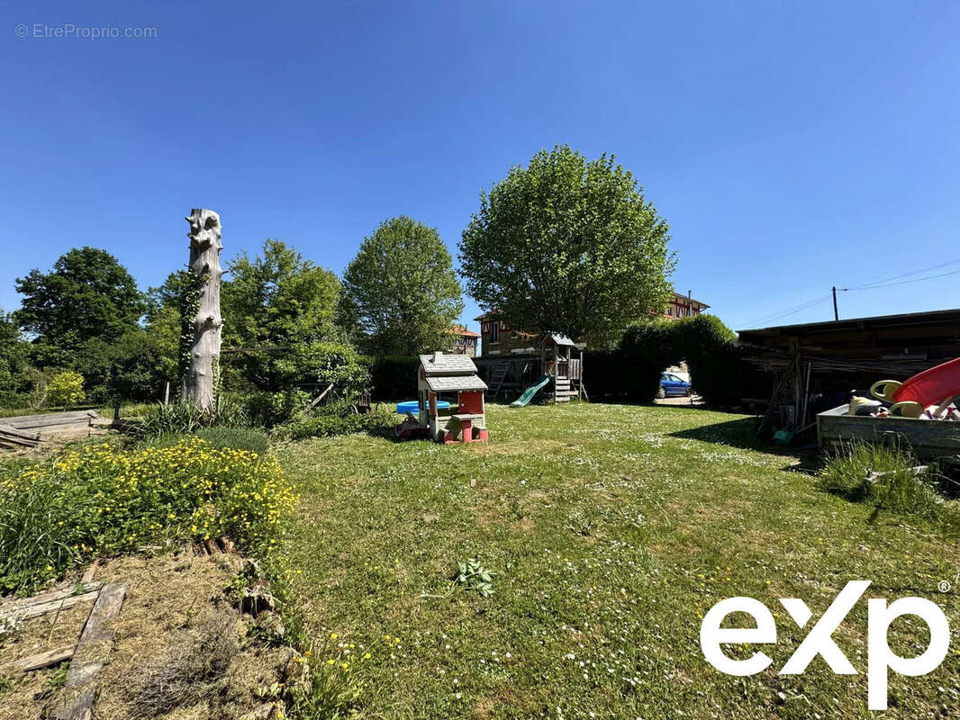 Maison à LES ESSARTS-LE-ROI