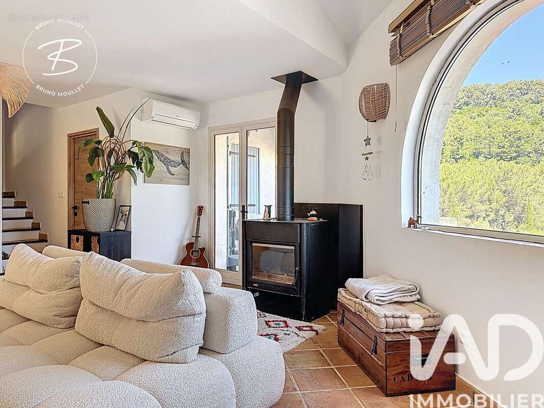 Photo 8 - Maison à LE REVEST-LES-EAUX