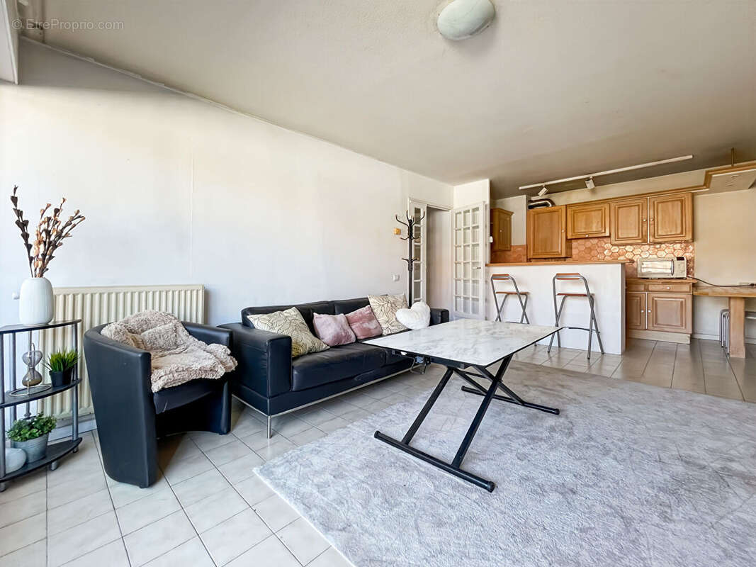 Appartement à MARSEILLE-4E