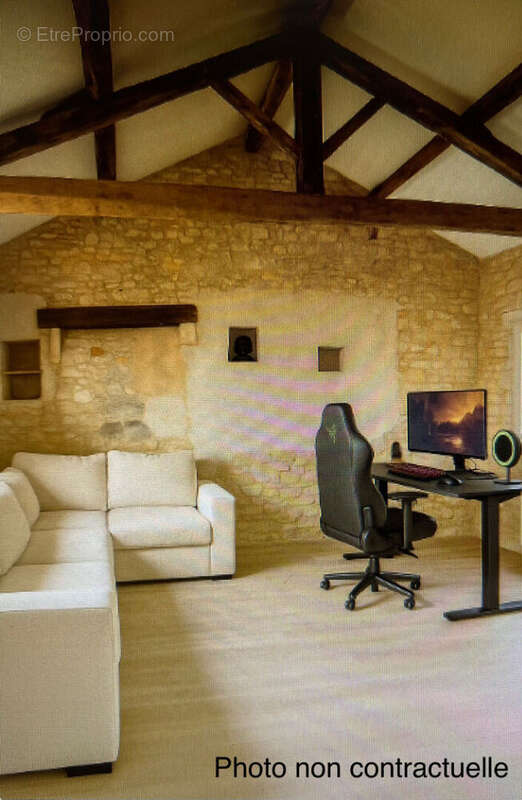 Maison à PUYLAROQUE